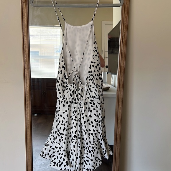 Black and white Romper - Picture 2 of 3